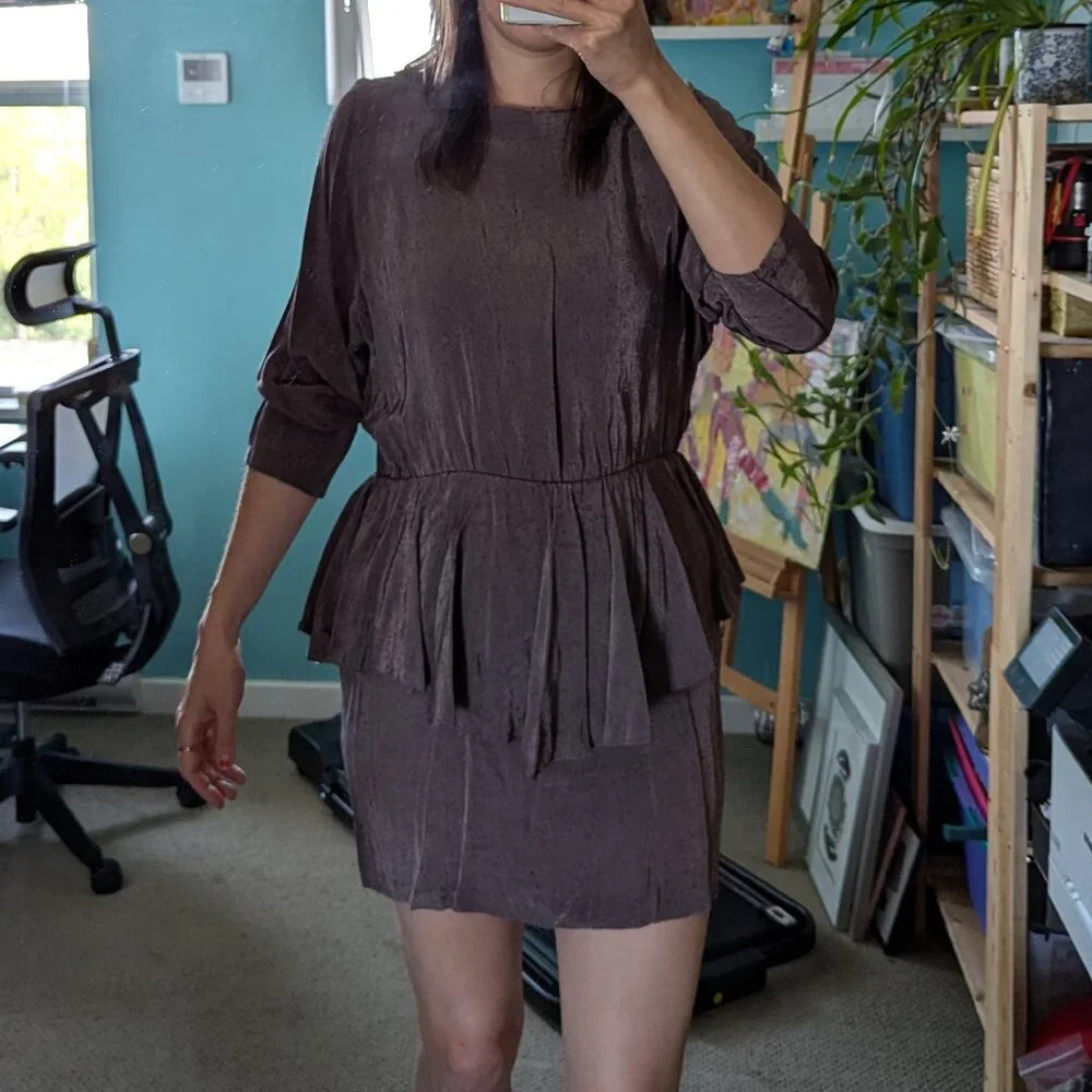 Vintage metallic-like purple mini dress with flattering hip skirt, size M - Picture 1 of 15
